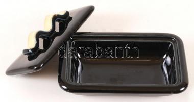 Zsolnay fedeles asztali kínáló hullámszalagos fedélfogó díszítéssel, apró lepattanásokkal, jelzett, ...