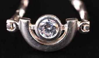 Ezüst (Ag) karkötő cirkónia díszítéssel, jelzett, h: 17 cm, br: 7,4 g /
Silver bracelet, br: 7,4 g