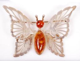 Ezüst (Ag) pillangó formájú kitűző borostyán díszítéssel, jelzett, 11,5 g / Butterfly, silver brooch, 11,5 g