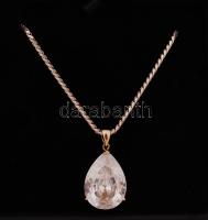 Csepp alakú csiszolt kristály függő aranyozott foglalatban ezüst (Ag) láncon, jelzett, br: 19,8 g / Pendant with silver necklace, br: 19,8 g
