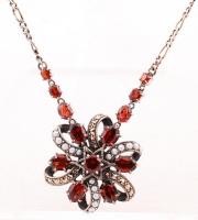 Kövekkel kirakott ezüst (Ag) függő ezüst láncon, jelzett, 12 g /
Silver necklace with pendant, 12 g