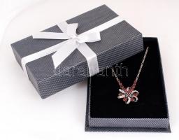 Kövekkel kirakott ezüst (Ag) függő ezüst láncon, jelzett, 12 g /
Silver necklace with pendant, 12 g