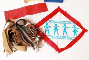 Kisdobos album, bélyeggyűjtemény, jelvények, egyéb