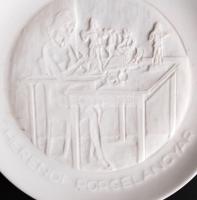 3 db fényben átlátszó Herendet ábrázoló porcelán falitányér, jelzés nélkül, hibátlan,  d: 15 és 18,5...