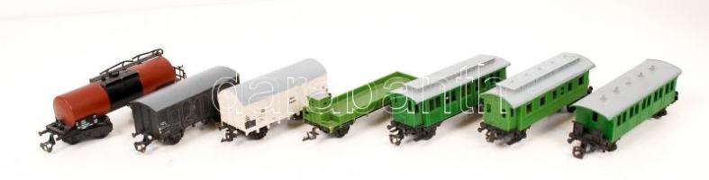 7 db vasúti modell vegyes állapotban