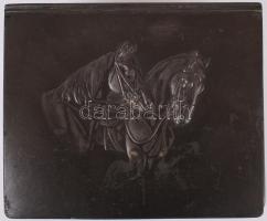 Ló fejes névjegykártya tartó, üveg-ón, apró csorbával, 13×15 cm