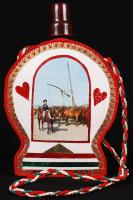 Díszkulacs az 1950-es évekből nemzeti színekben, m: 23 cm