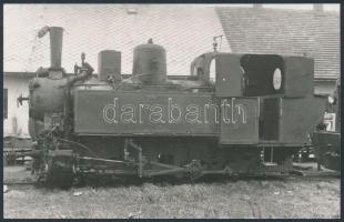 cca 1920-1930 H. Figlhuber: Gőzmozdony, pecséttel jelzett, 14x9 cm