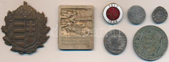 7db-os vegyes tétel közte ezüst pénzekkel, jelvényekkel és plakettel T:vegyes