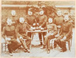 cca 1914-1918 Katonák csoportképe, kartonra kasírozva, 22x16 cm / cca 1914-1918 Soldiers, military photo from the wold war I, 22x16 cm