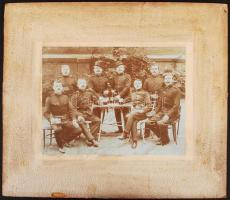 cca 1914-1918 Katonák csoportképe, kartonra kasírozva, 22x16 cm /
cca 1914-1918 Soldiers, military p...