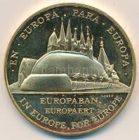 Lebó Ferenc (1960-) 1992. "Magyar Kiállítások és Vásárok Érmekben - Expo 1992 Sevilla" aranyozott fém emlékérem tokban (42,5mm) T:PP