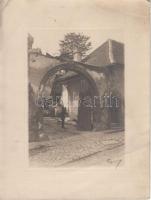 Külvárosi, (tabáni?) utcakép. Jelzett fotó 18x23 cm