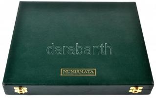 NUMISMATA zöld műbőr éremtartó kazetta összesen 12 férőhellyel, használt, de újszerű állapotban
