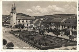 Székelyudvarhely, Battyán tér, templom, gyógyszertár, Csató boltja / square, church, pharmacy, shop (EK)