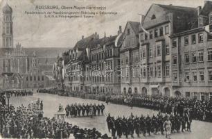 Augsburg, Maximilianstrasse, Parademarsch der Maschinengewehr-Abteilung a. Geburtstage / machine gun parade, celebration