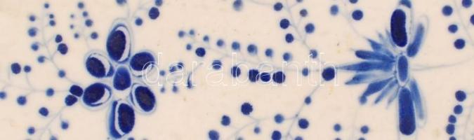 Zsolnay húsos nagy tál, kézzel festett növényi motívumokkal, alján apró lepattanásokkal, jelzett (TJ...