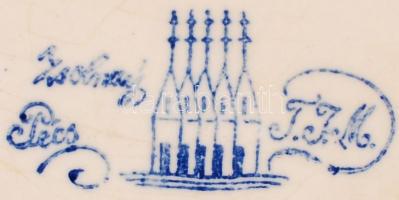 Zsolnay süteményes nagy tál, máz alatti kékkel festett növényi motívumokkal, alján apró lepattanások...