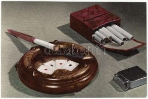 cca 1930-1940 Dr. Csörgeő Tibor (1869-1968): Cigarettás csendélet, jelzetlen vintage fotó a szerző hagyatékából, kézzel  színezett, retusált, 11x16 cm