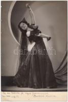 1940 Várkonyi stúdió: Borbíró Andrea filmszínésznő dedikált fényképe, 23x17 cm