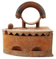 Régi öntöttvas szenes vasaló,/ Vintage coal iron, 22x20x10cm