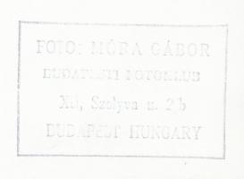 cca 1970 Móra Gábor: Térzene, pecséttel jelzett vintage fotóművészeti alkotás, 24x18 cm