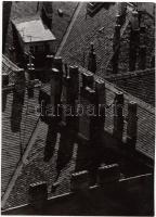 cca 1950-1960 Pesti  háztetők, jelzetlen fotó,  Botta Ferenc (1919-1968) hagyatékából, 24x18 cm