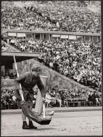 cca 1960 Balázs József: Az utcaseprő közönsége, szocreál életkép a Népstadionból, jelzett vintage fotó, 12x9 cm