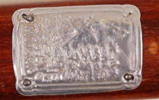 Díszített fa fokos bot, Morskie Oko fém jelvénnyel, gumi talppal, tetején sérült, h:89 cm