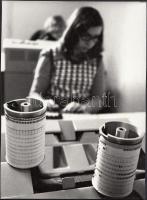 cca 1970 Gyenes Kálmán: Adatrögzítés, feliratozott vintage fotóművészeti alkotás, 24x17,5 cm