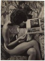 cca 1960 Fekete-fehér aktfotó transzparens diapozitív filmen, 23x17 cm / cca 1960 Erotic photo, 23x17 cm