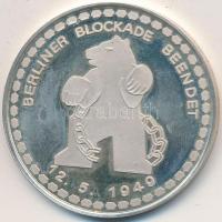 NSZK 1974. "A Berlini Blokád feloldása" Ag emlékérem (23.13g/0.925) T:PP GFR 1974. "25th Anniversary of the Berlin Blockade" commemorative Ag medallion (23.13g/0.925) C:PP