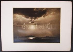 cca 1930-1940 Hartmann Miklós: Naplemente a Balatonon, feliratozott vintage fotóművészeti alkotás, képméret 17x23 cm, karton 24x34 cm