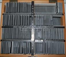 Diafilmtartó faládika diákkal / Wooden box with reversal films