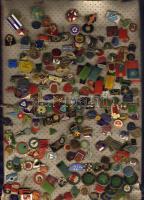 430db főleg klf modern külföldi jelvény, nagyon kevés duplával T:1,2