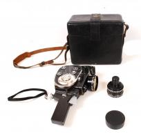 Orosz Quarz-2M filmfelvevő készülék kellékekkel, tokban