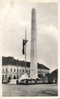 Óbecse, Hősök emlékműve, országzászló / monument, flag