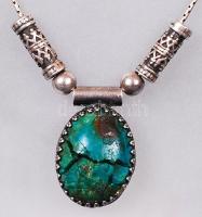 Régi ezüst (Ag) nyaklánc, medáljában sérült kővel, jelzett, bruttó: 10,4 g