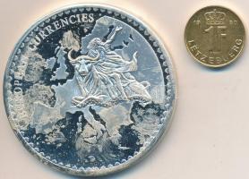 Luxemburg DN. "Európai valuták" ezüstözött emlékérem 1990. 1F-el T:PP
Luxembourg ND. &quot...