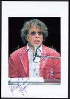 Presser Gábor aláírása az őt ábrázoló fotón