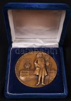 Portugália 1985. "Oeiras közigazgatási területe - Oeiras grófja" Br emlékérem dísztokban, szign.: Joaquim Correia (80mm) T:1 Portugal 1985. "Oeiras Municipality - Count of  Oeiras" Br commemorative medallion in case, sign.: Joaquim Correia (80mm) C:UNC