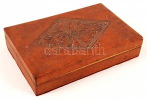 Bőr borítású kártyadoboz, 10×16 cm