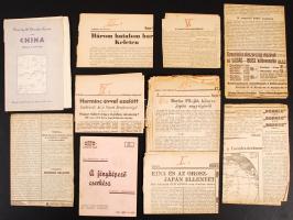 cca 1930-1940 Kína térképe, Druck der Kartogr. Anstalt Freytag & Bernt, Bécs, 55x39 cm, valamint 8 egykorú újságkivágás