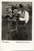 Hungarian folklore, Matyó family from Mezőkövesd (EK)