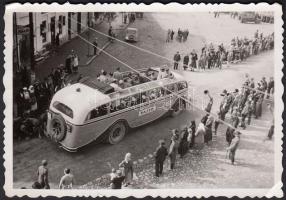 1938 Sajtóbusz Léva visszatértekor 9x6 cm