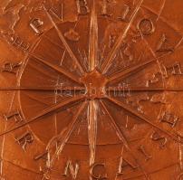 Daniel Ponce (1933-): Republique Francaise. Bronz plakett, kétoldalas, jelzett, dísztokban, d:10 cm ...