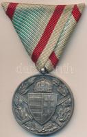 1929. Magyar Háborús Emlékérem kardokkal, sisakkal "Pro Deo et Patria" hadifém kitüntetés mellszalagon T:2- Hungary 1929. Commemorative Medal for World War I for combatants, war metal medal with ribbon C:VF NMK 418.