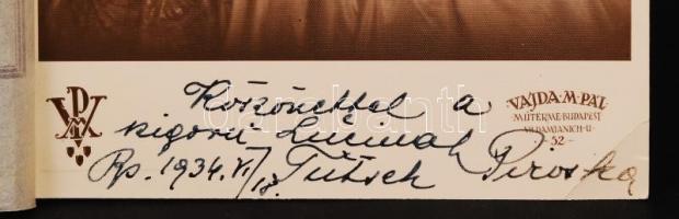 1934 Tutsek Piroska (1905-1979) operaénekesnő dedikált fotója, 11x17 cm