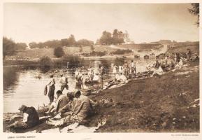 cca 1916 Fürdés után. Első Világháborús fotó kinagyítva, Légrády testvérek, foltos a széleken, 16×25 cm /  Enlarged photos of WW. I. scenes