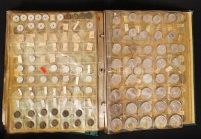 Több száz darabból álló vegyes magyar és külföldi fémpénz gyűjtemény albumba rendezve, benne több mint 40db ezüstpénz! T:vegyes